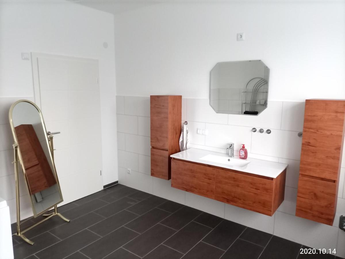 Apartment O3 - Gehobene 6-Zimmer Wohnung 175Qm Fuer 1-7 Personen 2X Dz 3X Ez Grafenwohr Exterior photo